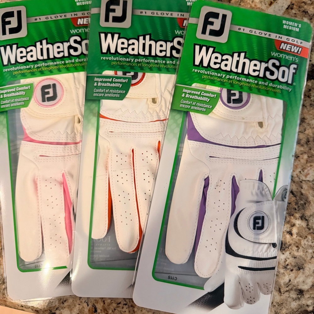New Footjoy Women’s WeatherSof golf gloves